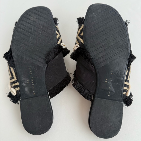 ZARA Black Sandals with seashells, size 38 (US 8) - Picture 4 of 4